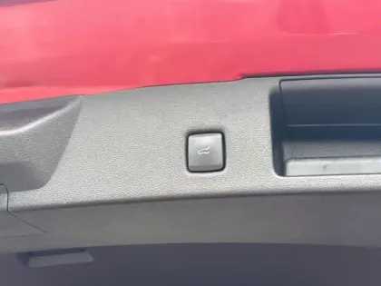 Photo 10 Ford Kuga  2.5 Duratec 180ch Hybrid FlexiFuel ST-Line X Powershift