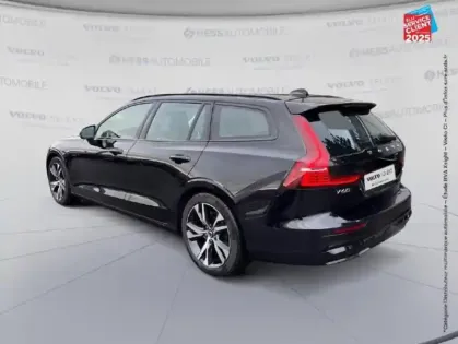 Photo 7 Volvo V60  B4 197CH PLUS STYLE DARK DCT 7 SIEGES CUIR GPS CAMERA CARPLAY