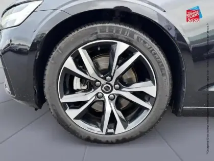 Photo 24 Volvo V60  B4 197CH PLUS STYLE DARK DCT 7 SIEGES CUIR GPS CAMERA CARPLAY