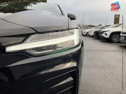 Photo 12 Volvo V60  B4 197CH PLUS STYLE DARK DCT 7 SIEGES CUIR GPS CAMERA CARPLAY