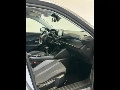 Photo 11 Peugeot 2008  1.2 PureTech 130ch S&S Allure Pack