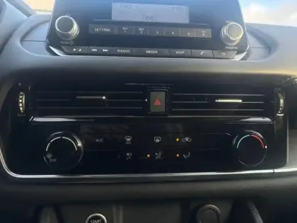 Photo 10 Nissan Qashqai  1.3 Mild Hybrid 140ch Visia