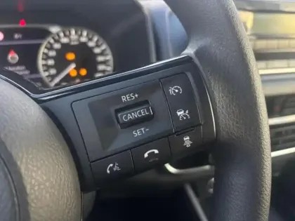 Photo 8 Nissan Qashqai  1.3 Mild Hybrid 140ch Visia