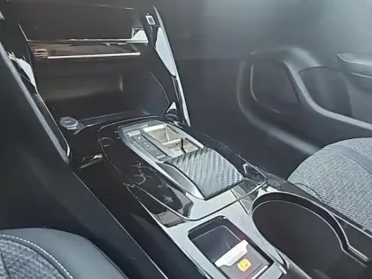 Photo 14 Peugeot 208  1.2 Hybrid 100ch Allure e-DCS6