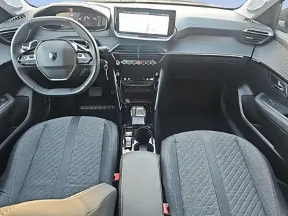 Photo 7 Peugeot 208  1.2 Hybrid 100ch Allure e-DCS6