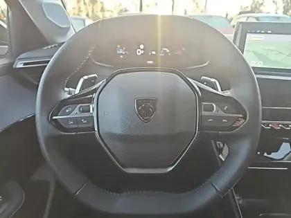 Photo 11 Peugeot 208  1.2 Hybrid 100ch Allure e-DCS6