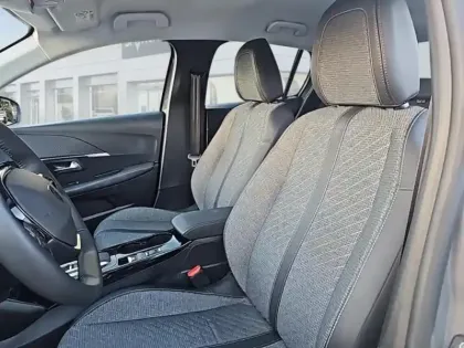 Photo 8 Peugeot 208  1.2 Hybrid 100ch Allure e-DCS6