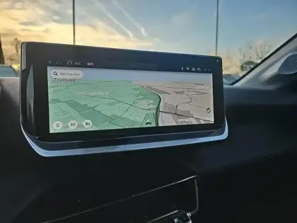 Photo 13 Peugeot 208  1.2 Hybrid 100ch Allure e-DCS6