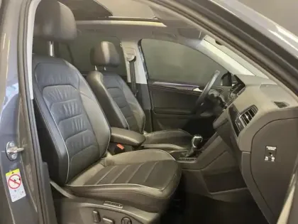 Photo 10 Volkswagen Tiguan  1.4 eHybrid 245ch Elegance Exclusive DSG6