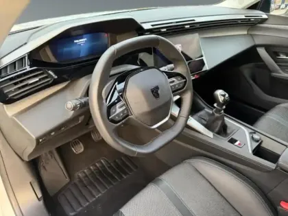 Photo 9 Peugeot 308  1.2 PureTech 130ch S&S Allure Pack