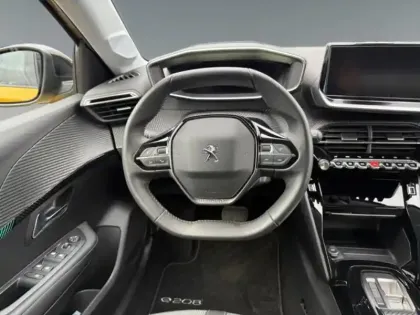 Photo 11 Peugeot 208  e- 136ch Allure Pack