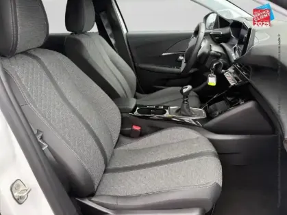 Photo 4 Peugeot 208  1.2 100ch S/S Allure Radar AV/AR Carplay