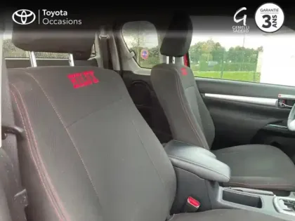 Photo 5 Toyota Hilux  2.4 D-4D 150ch X-Tra Cabine Légende 4WD BVA RC23