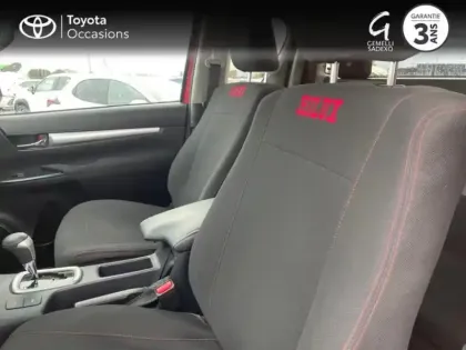 Photo 10 Toyota Hilux  2.4 D-4D 150ch X-Tra Cabine Légende 4WD BVA RC23