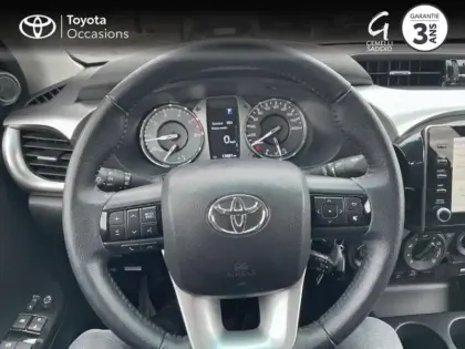 Photo 8 Toyota Hilux  2.4 D-4D 150ch X-Tra Cabine Légende 4WD BVA RC23