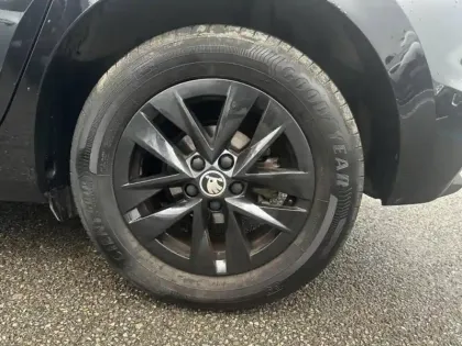 Photo 9 Skoda Fabia  1.0 MPI 80ch Selection