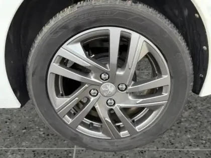 Photo 13 Peugeot 208  1.2 PureTech 100ch S&S Style