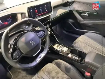 Photo 14 Peugeot 208  1.2 PureTech 130ch S/S GT EAT8 Sieges chauf GPS Camera