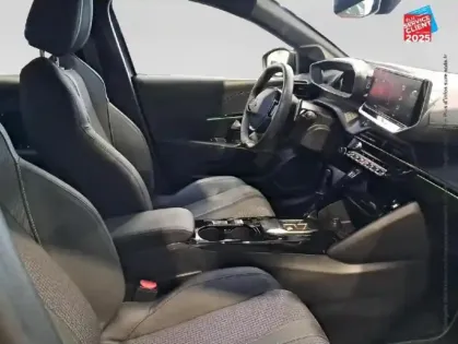 Photo 4 Peugeot 208  1.2 PureTech 130ch S/S GT EAT8 Sieges chauf GPS Camera