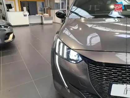 Photo 12 Peugeot 208  1.2 PureTech 130ch S/S GT EAT8 Sieges chauf GPS Camera