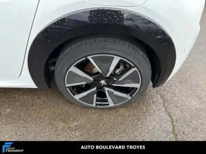 Photo 12 Peugeot 208  e- 136ch GT Pack