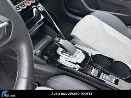 Photo 13 Peugeot 208  e- 136ch GT Pack