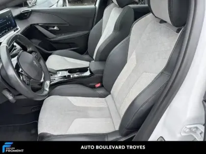 Photo 25 Peugeot 208  e- 136ch GT Pack