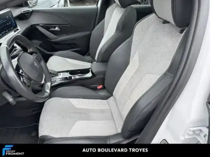 Photo 10 Peugeot 208  e- 136ch GT Pack