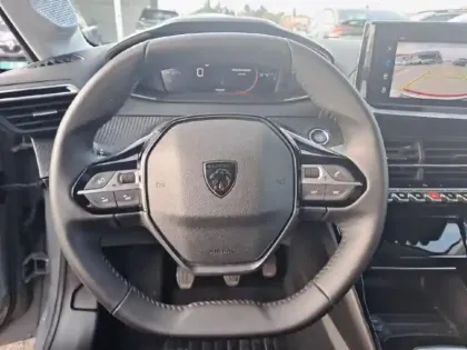 Photo 11 Peugeot 208  1.2 PureTech 100ch S&S Allure