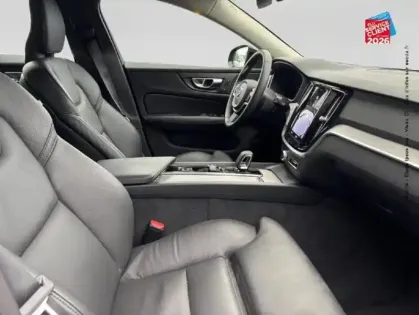 Photo 19 Volvo V60  B4 197CH PLUS STYLE DARK DCT 7 SIEGES CUIR GPS CAMERA CARPLAY