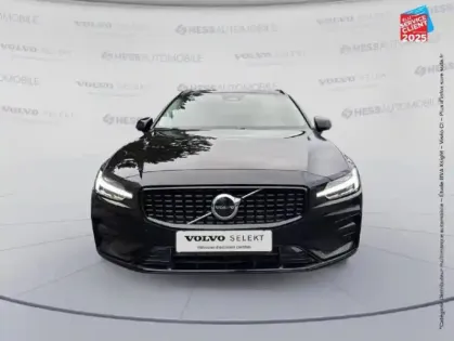 Photo 1 Volvo V60  B4 197CH PLUS STYLE DARK DCT 7 SIEGES CUIR GPS CAMERA CARPLAY
