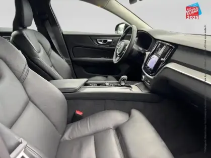 Photo 4 Volvo V60  B4 197CH PLUS STYLE DARK DCT 7 SIEGES CUIR GPS CAMERA CARPLAY