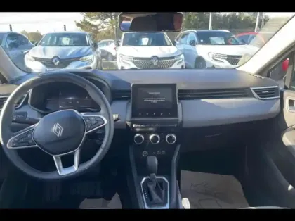 Photo 8 Renault Clio  1.6 E-Tech 145ch full hybrid Evolution - 24