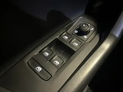 Photo 12 Volkswagen Taigo  1.0 TSI 116ch VW Edition DSG7