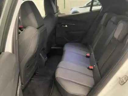 Photo 11 Peugeot 2008  e- 136ch GT