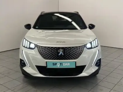 Photo 1 Peugeot 2008  e- 136ch GT