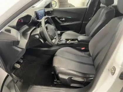 Photo 14 Peugeot 2008  1.2 PureTech 130ch S&S Allure Pack