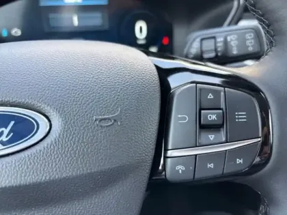 Photo 10 Ford Kuga  2.5 Duratec 180ch Hybrid FlexiFuel Titanium Business Powershift