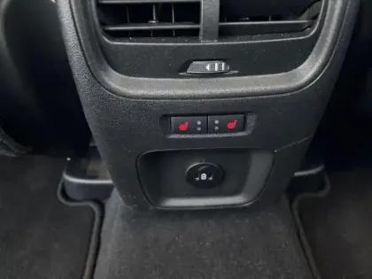 Photo 8 Ford Kuga  2.5 Duratec 180ch Hybrid FlexiFuel Titanium Business Powershift