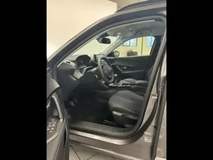 Photo 11 Peugeot 2008  1.2 PureTech 100ch S&S Allure 5cv