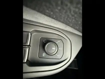 Photo 11 Volkswagen Golf  2.0 TDI SCR 150ch R-Line DSG7