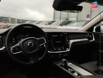 Photo 14 Volvo V60  B4 197CH PLUS STYLE DARK DCT 7