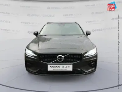 Photo 1 Volvo V60  B4 197CH PLUS STYLE DARK DCT 7