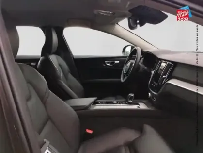 Photo 19 Volvo V60  B4 197CH PLUS STYLE DARK DCT 7