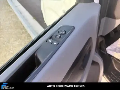 Photo 13 Peugeot Expert  Fg M 2.0 BlueHDi 145ch S&S Pack Asphalt