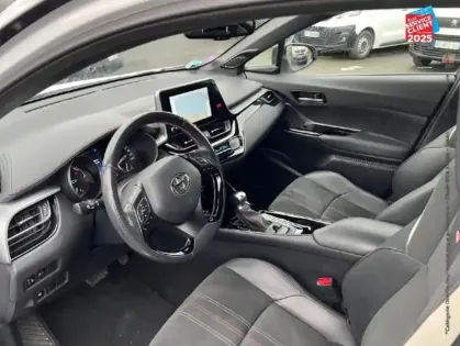 Photo 14 Toyota C-HR  122h GR-Sport 2WD E-CVT MY22