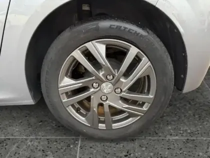 Photo 13 Peugeot 208  1.2 PureTech 75ch S&S Active Pack