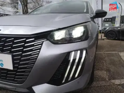 Photo 12 Peugeot 208  1.2 PureTech 100ch S/S Allure GPS Camera Carplay