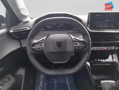 Photo 11 Peugeot 208  1.2 PureTech 100ch S/S Allure GPS Camera Carplay