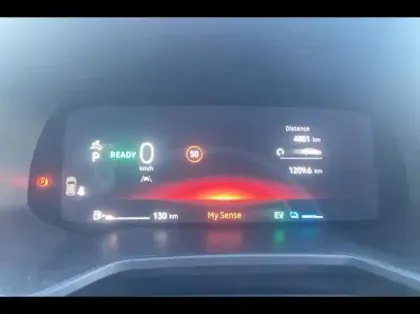 Photo 8 Renault Clio  1.6 E-Tech 145ch full hybrid esprit Alpine - 25